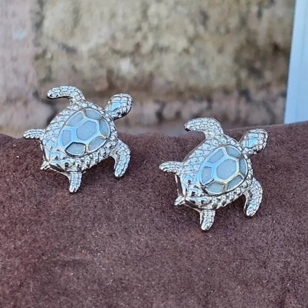 Sea Turtle Earring and Necklace Set - Picture 5 of 7